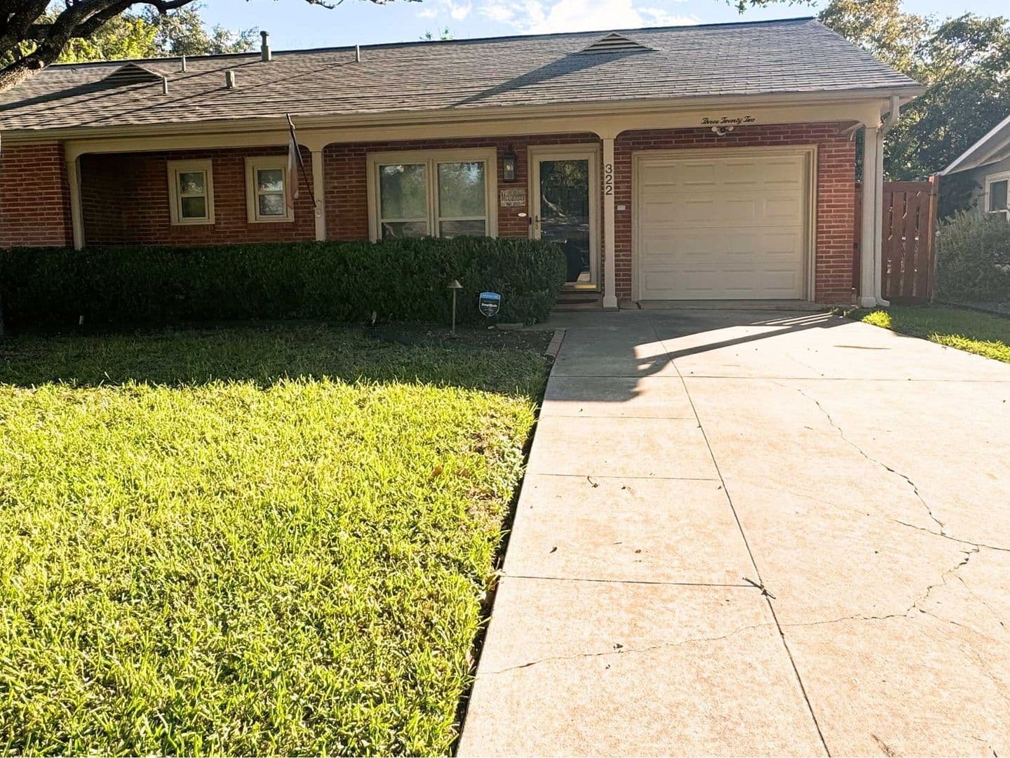 San Antonio House: 322 Shropshire Dr
