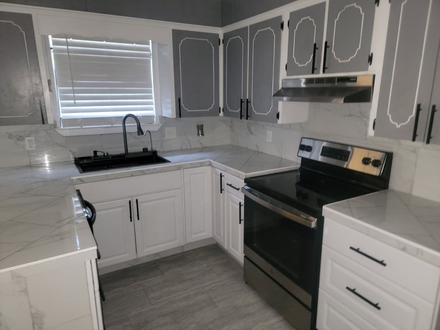 Jacksonville House: 1115 Ray Rd
