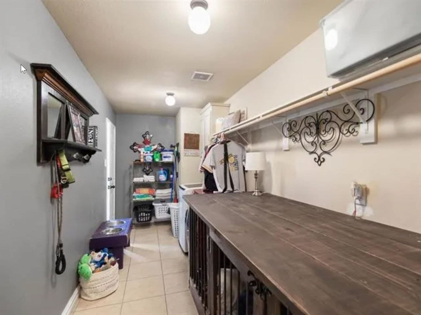 Forney House: 1052 Lufkin Ln