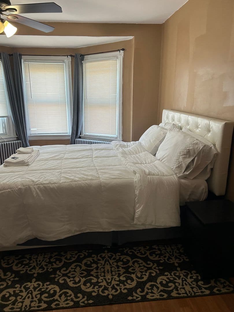 Wilmington House: 7 E 25th St