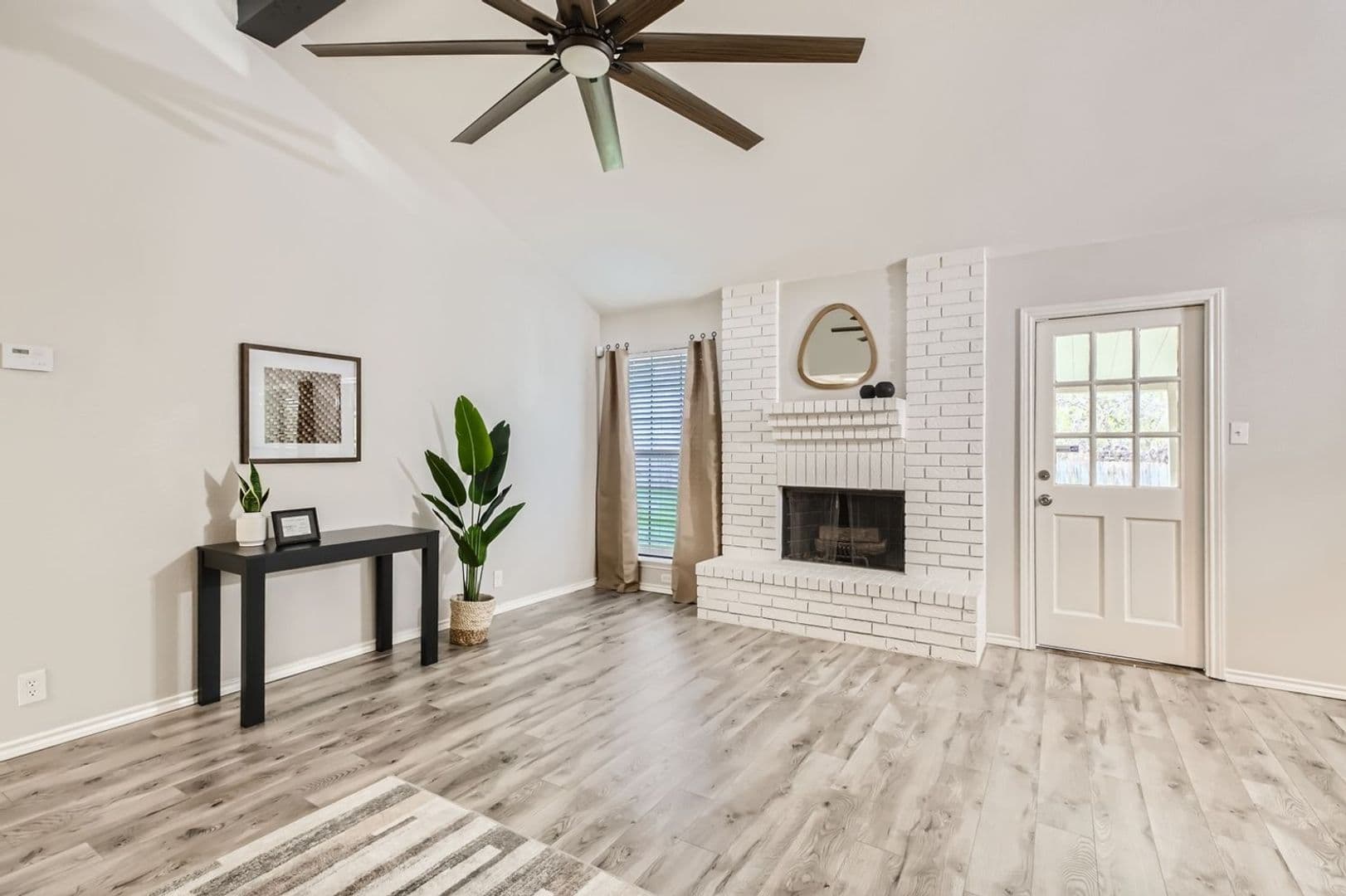 San Antonio House: 4514 Dove Lake St