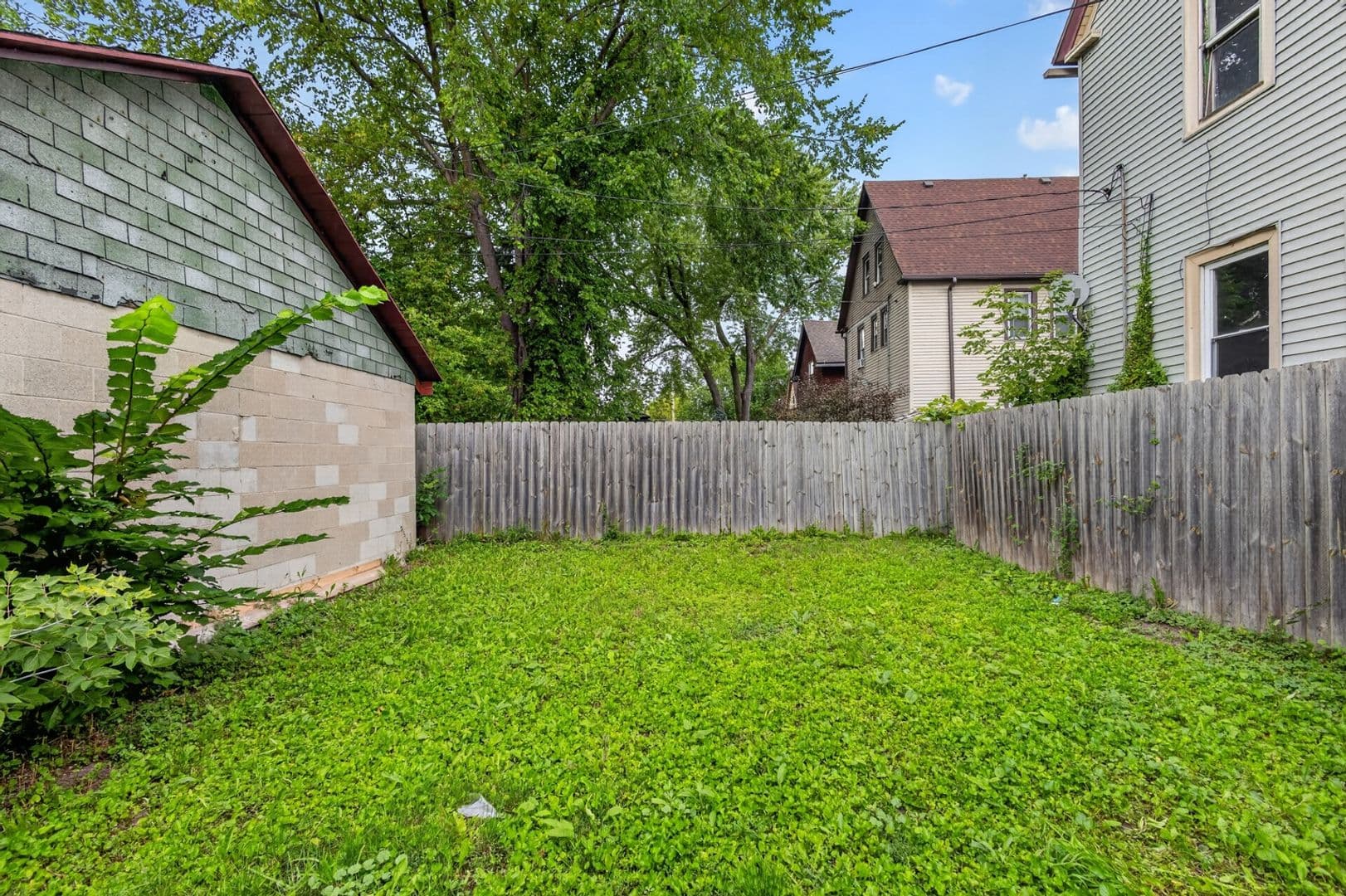 Milwaukee Townhome: 2335 N 16th St