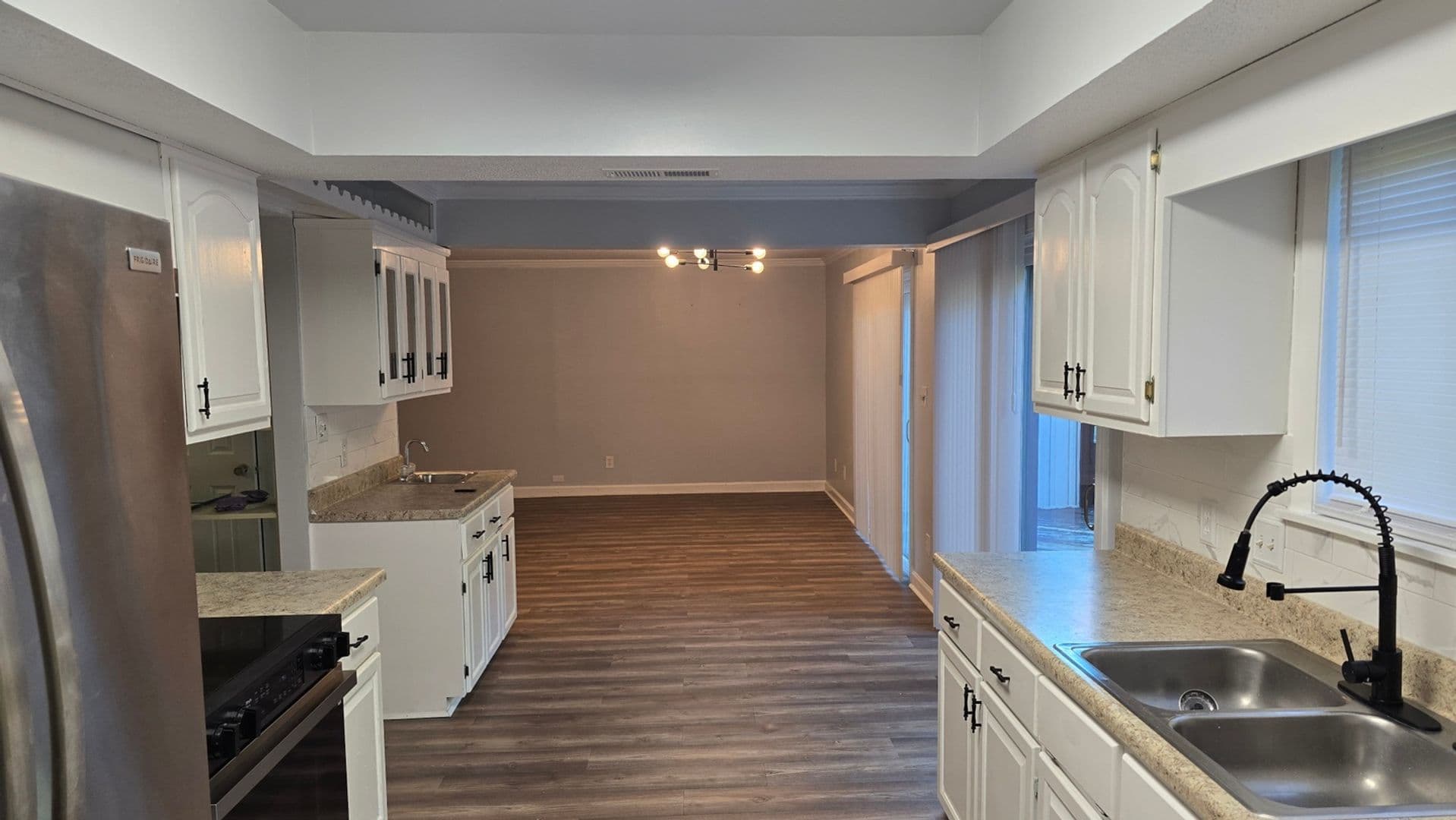 Goldsboro Townhome: 1609 S Taylor St