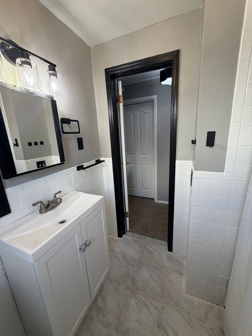 Staten Island Townhome: 35 Pearl St