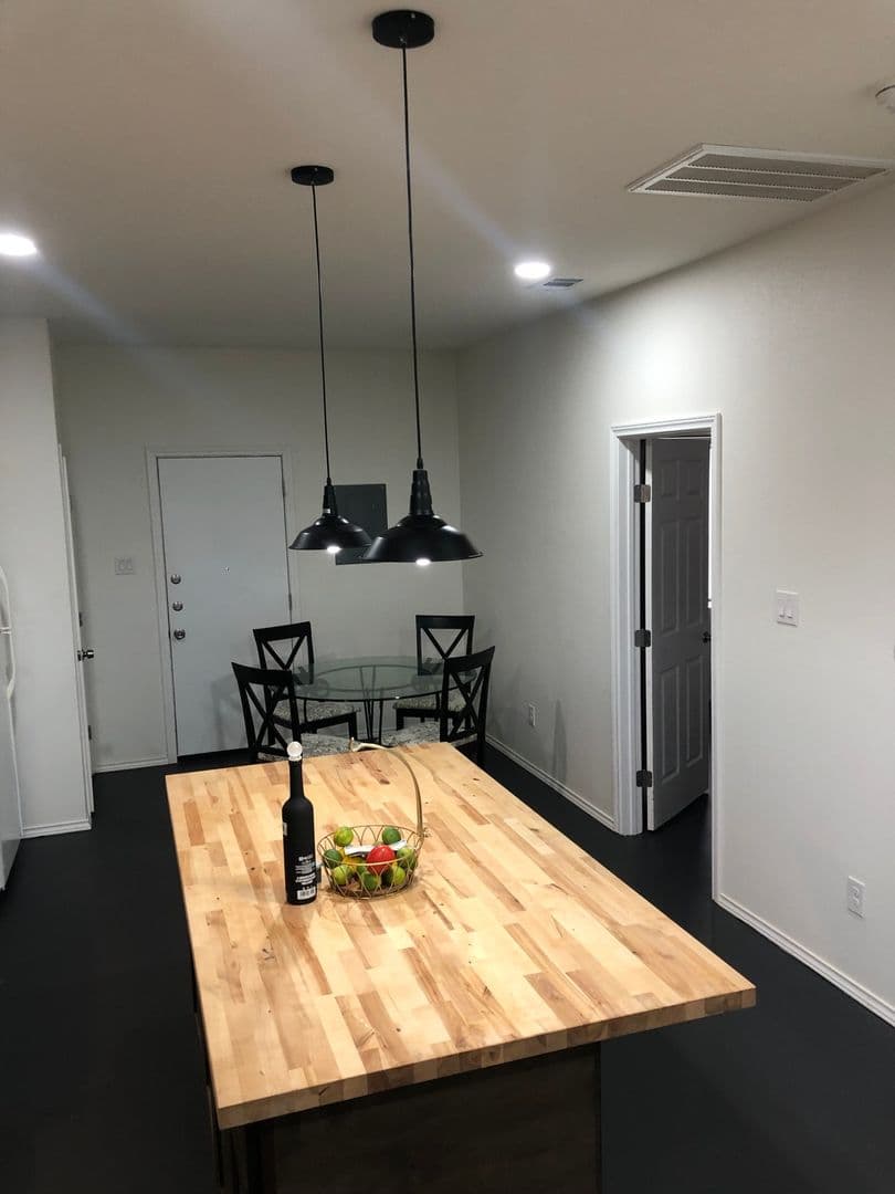 Lindale Townhome: 22404 Matins Ln