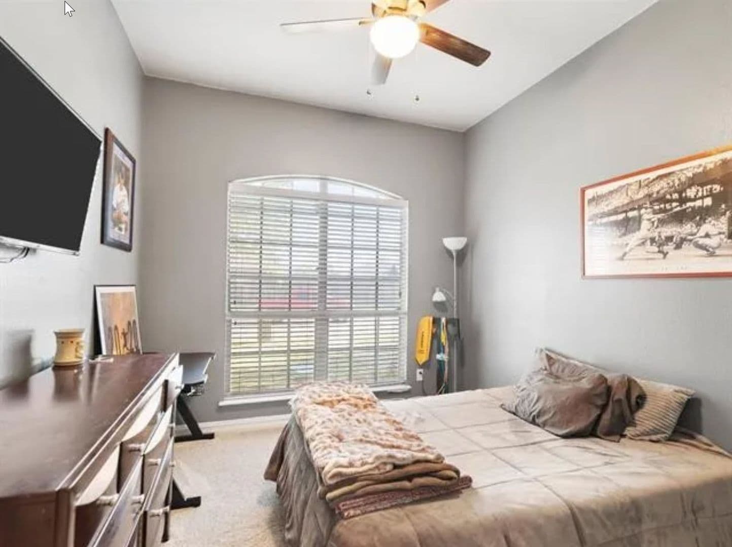 Forney House: 1052 Lufkin Ln