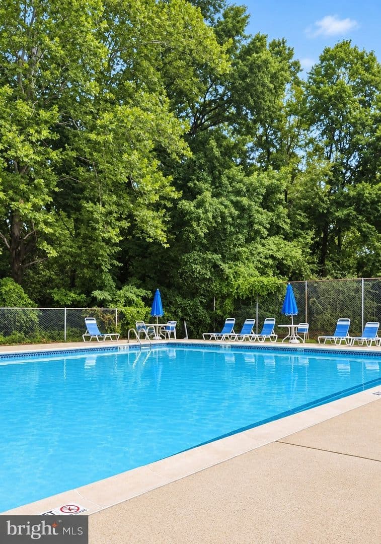 Maple Shade Condo: 25 S Church Rd