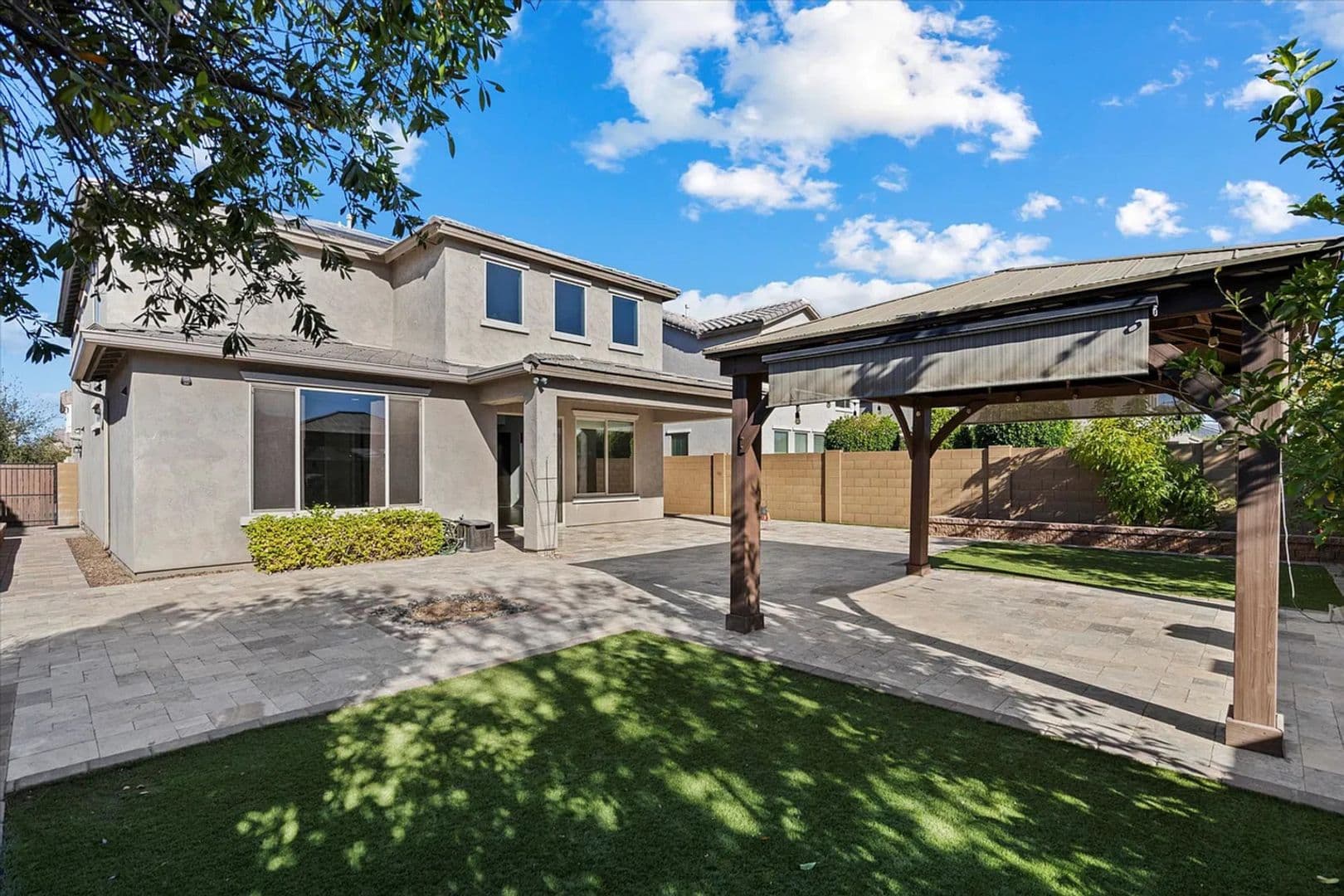 Peoria House: 9537 W Weeping Willow Rd