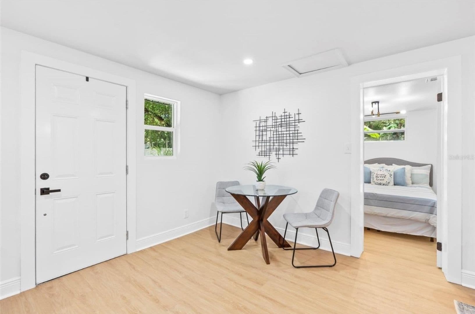 Tampa House: 1517 E Giddens Ave