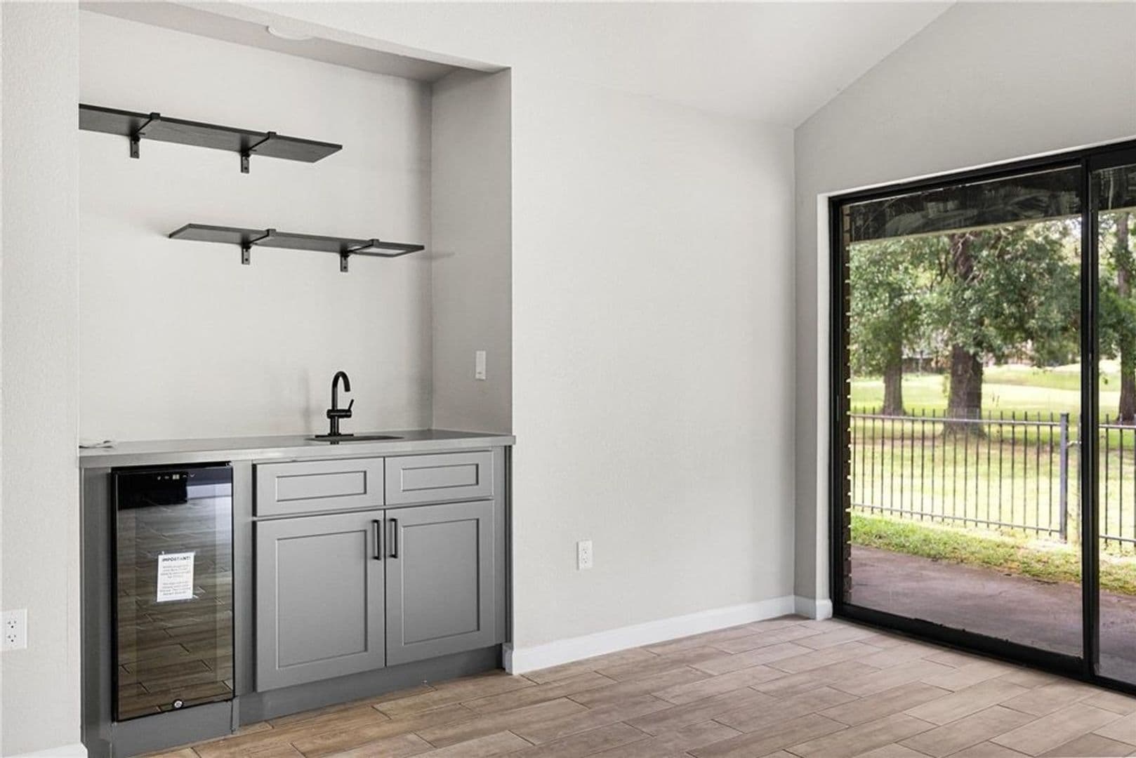 Montgomery Townhome: 15 Presidio Rd