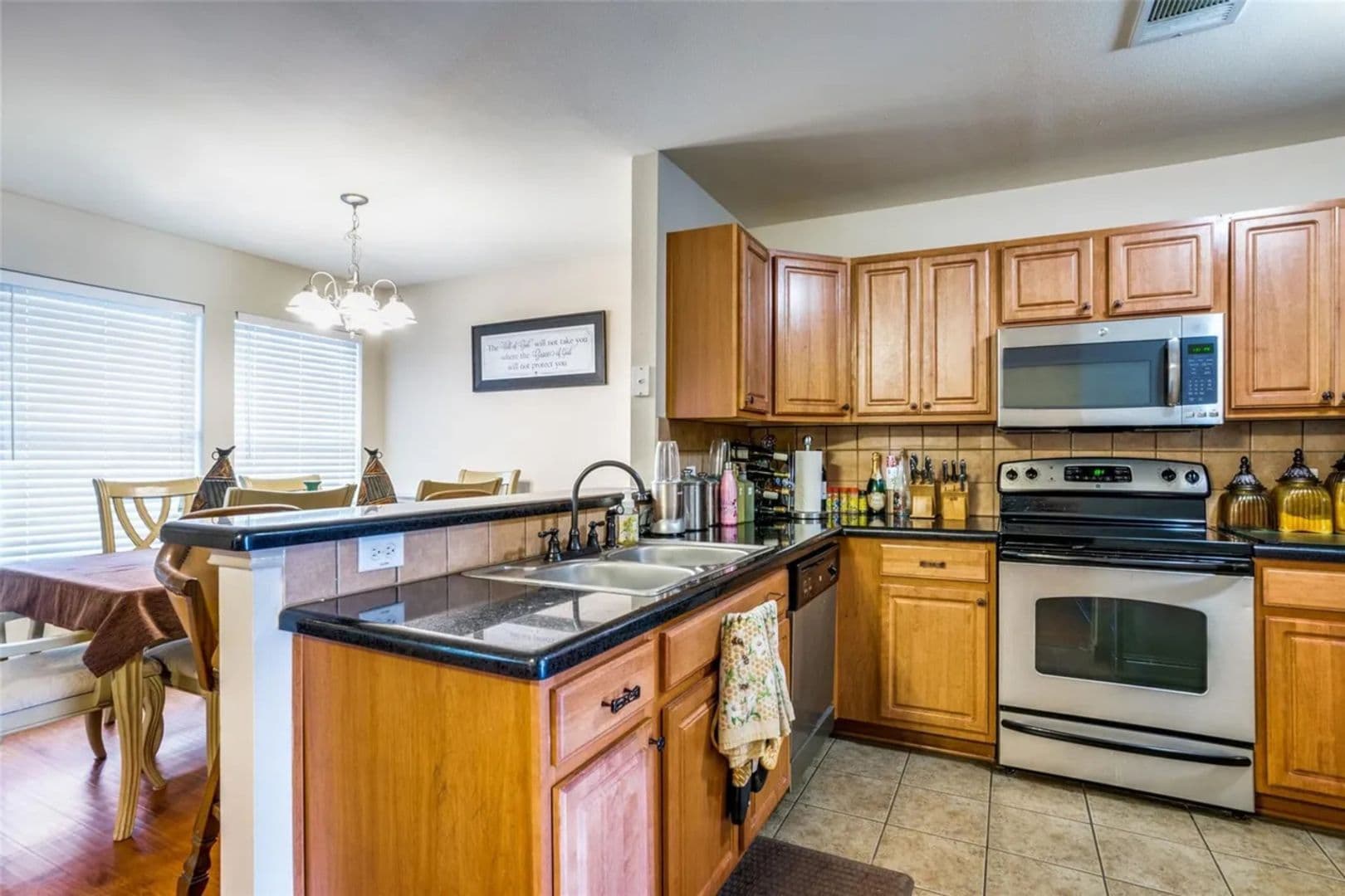 Euless House: 12629 Oceanside Dr