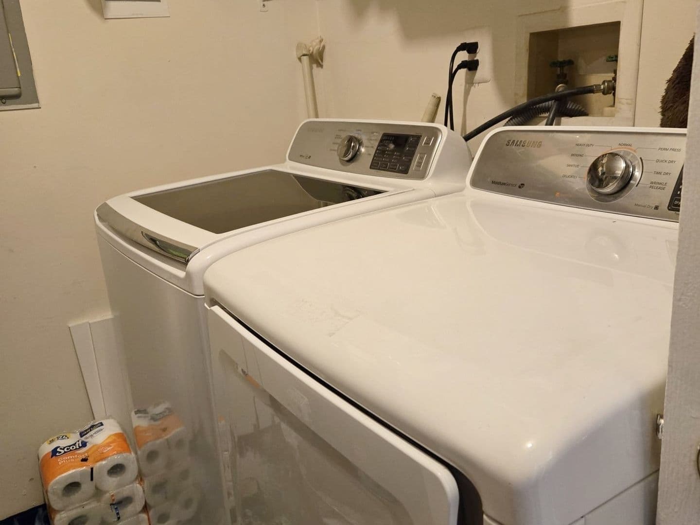 Hightstown Condo: 13 Mill Run W