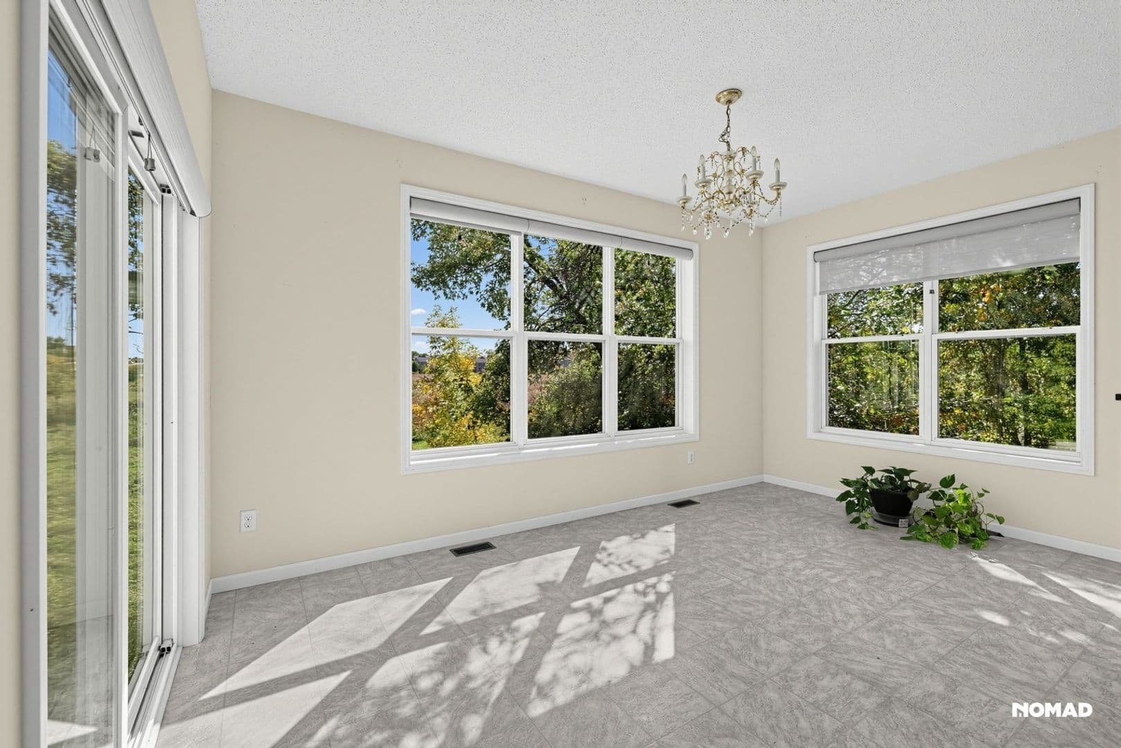 Plymouth House: 18805 46th Ave N