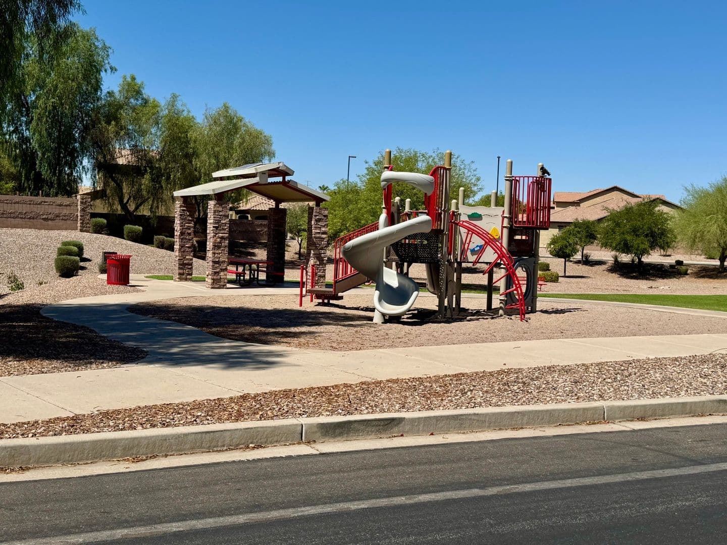 Gilbert House: 1268 E Birdland Dr