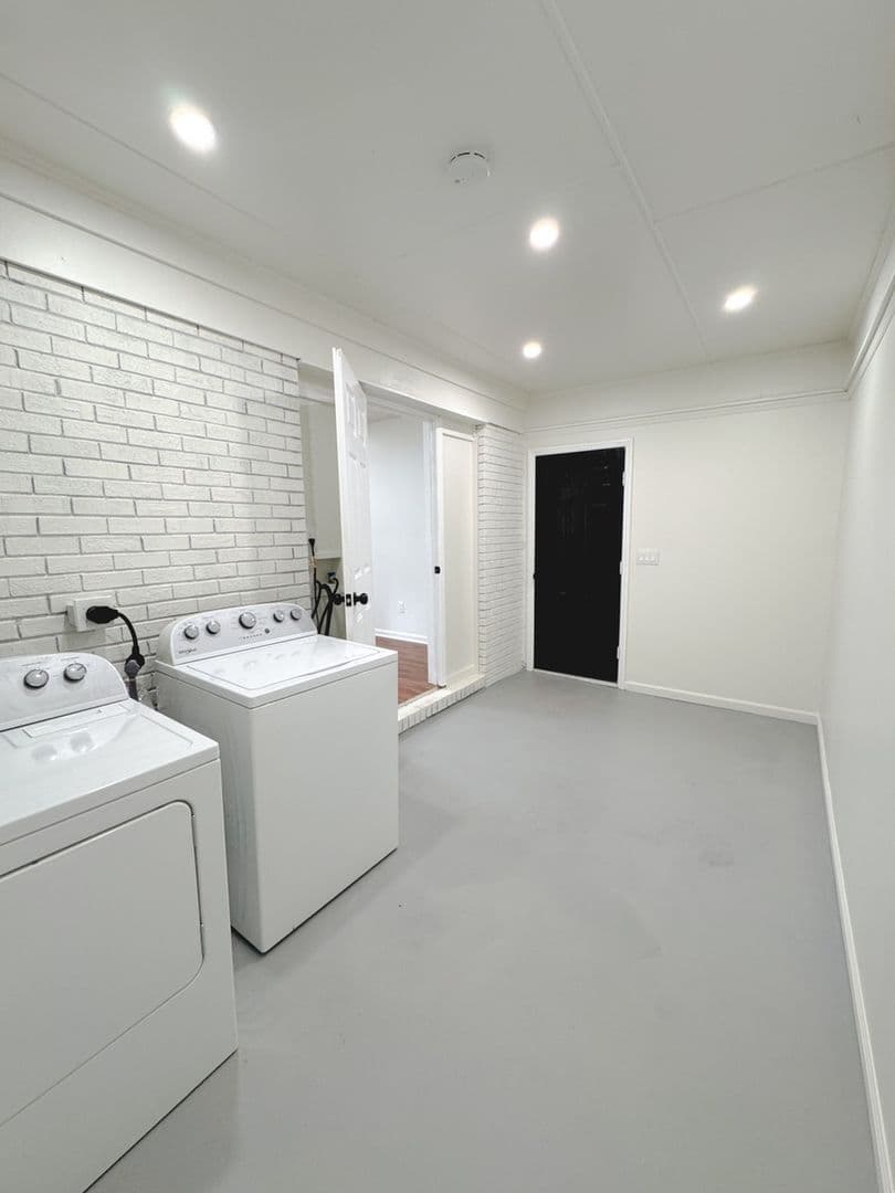 Charlotte House: 2801 Wedgefield Dr