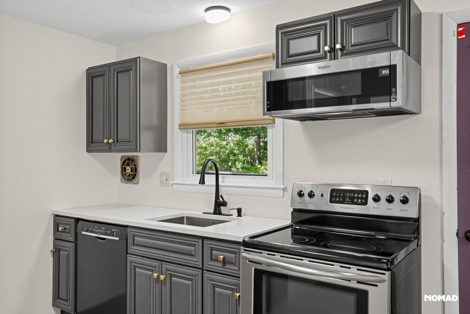 South Windsor House: 85 Willow St