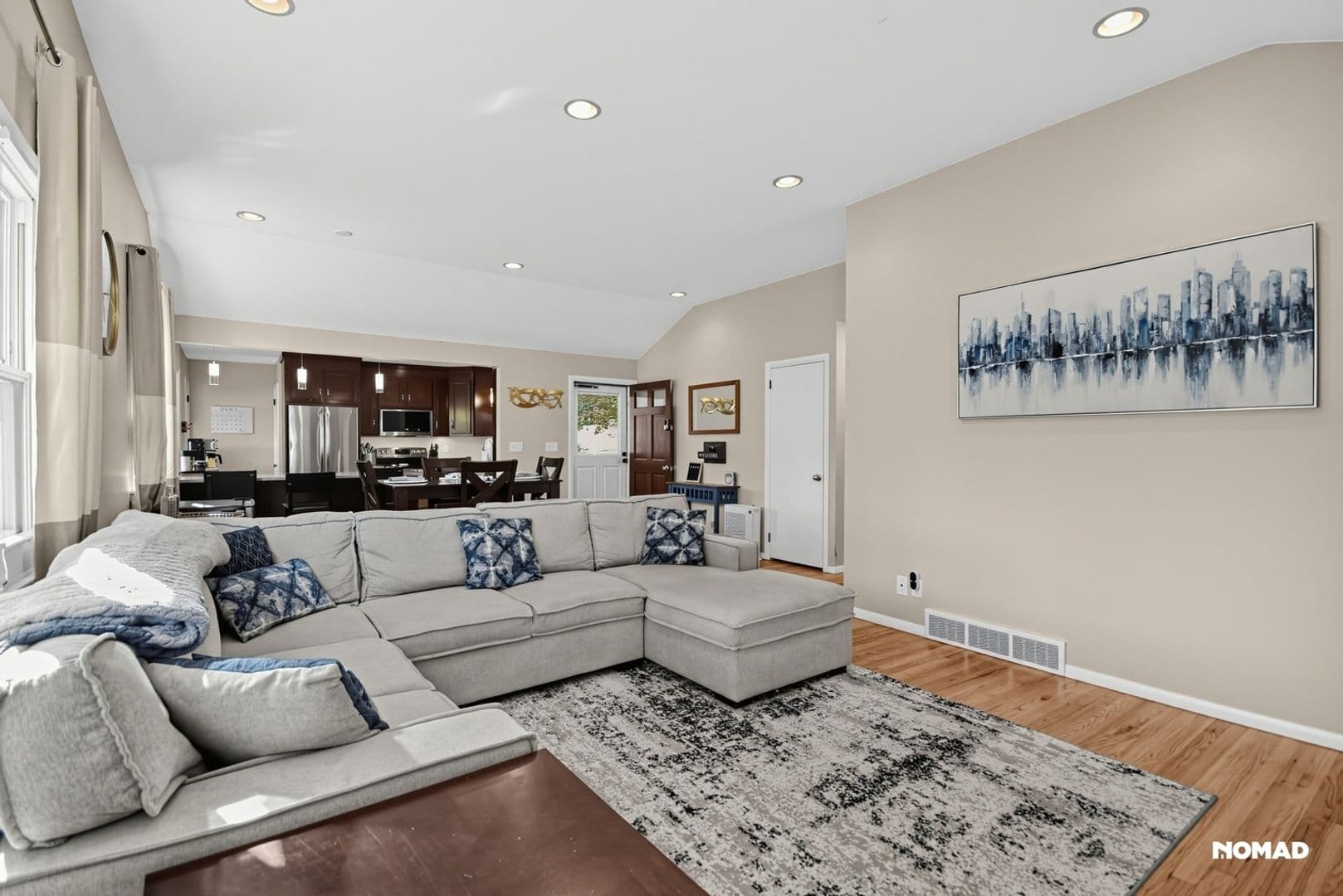 Newington House: 80 Knollwood Rd