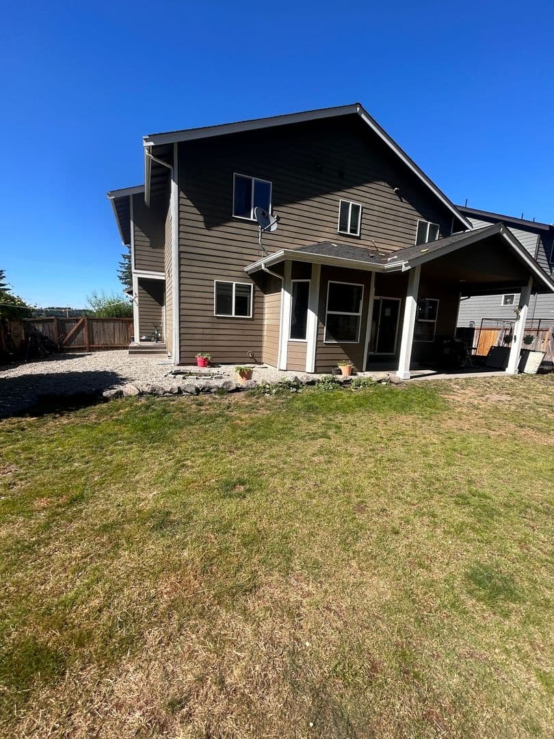 Graham House: 9202 198 St Ct E
