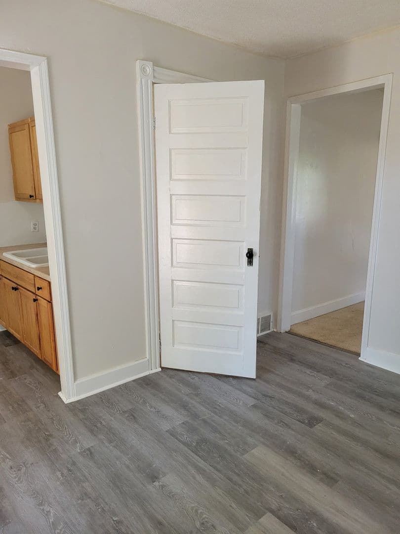 Saginaw Townhome: 1420 Adams St