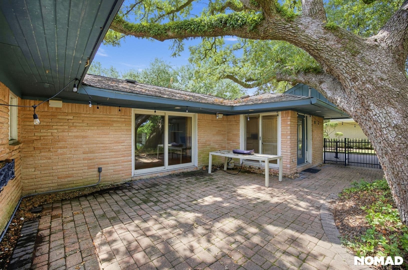Houston House: 4726 Omeara Dr