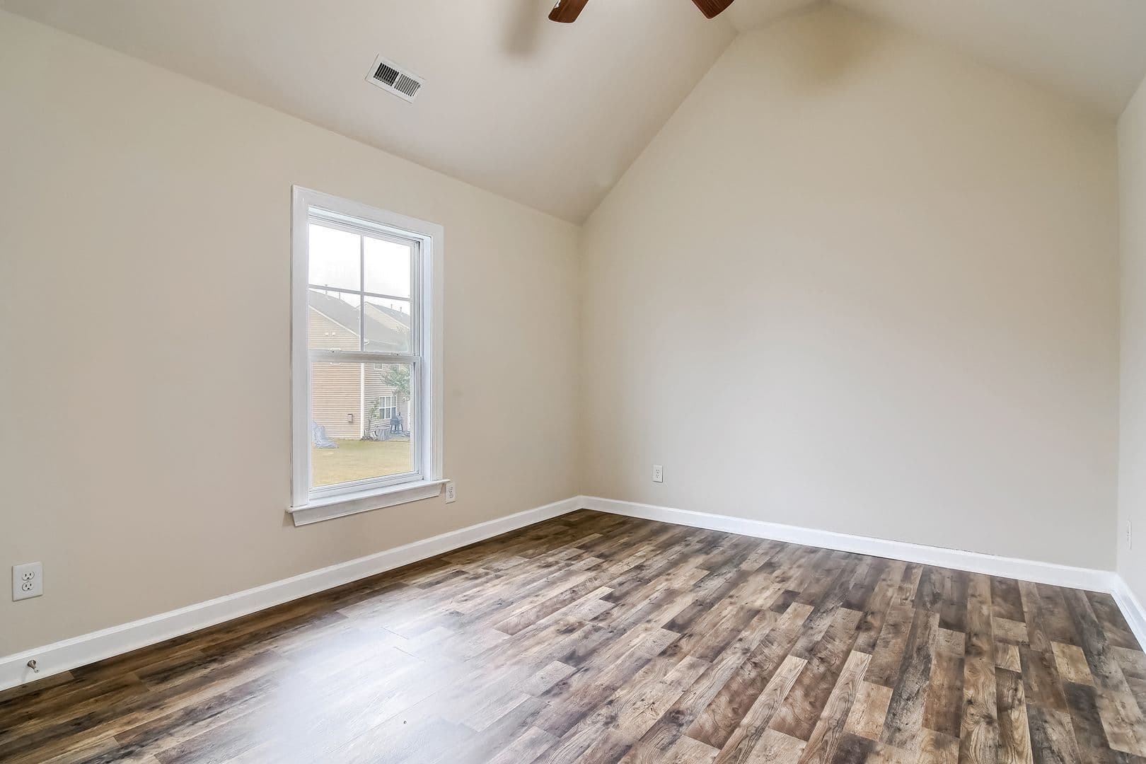 Morrisville House: 202 Roundhouse Lane