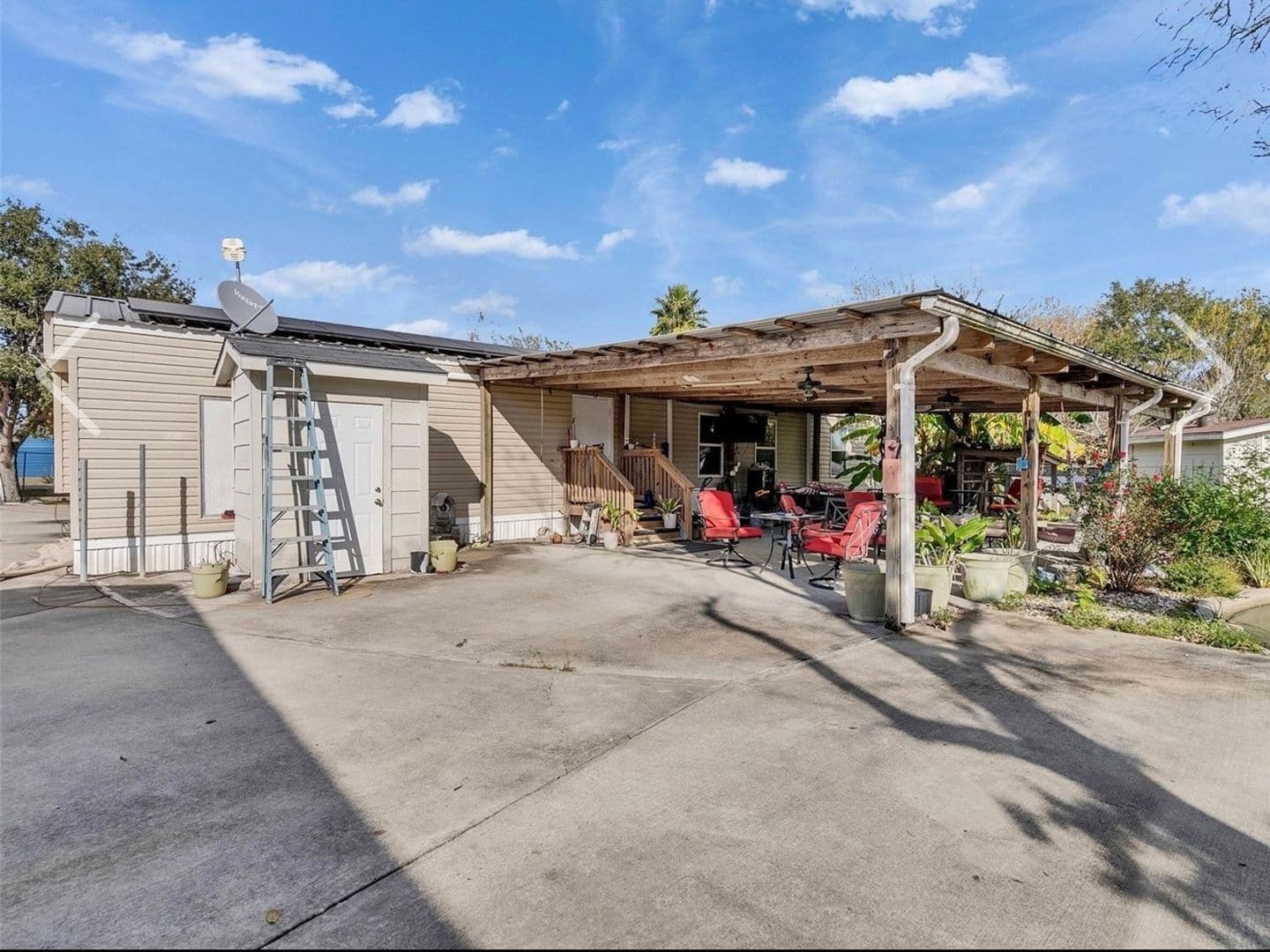 Rosharon House: 1010 Airline N