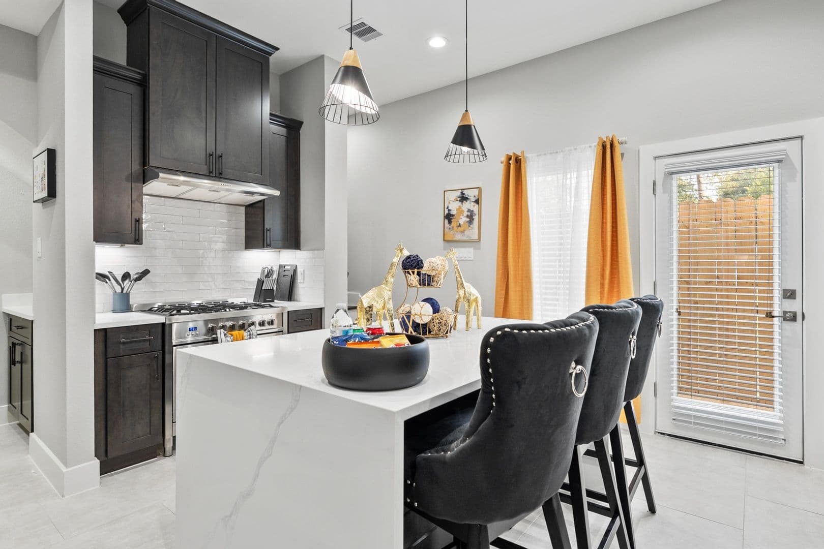 Houston House: 825 Paul Quinn St