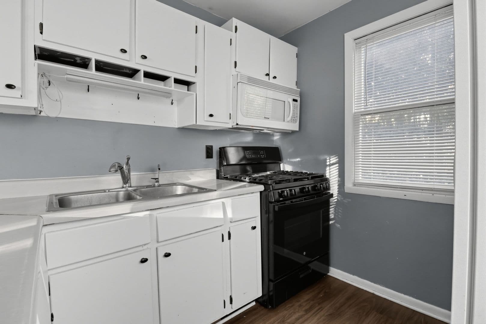 Crystal Lake House: 6414 W Hillside Rd