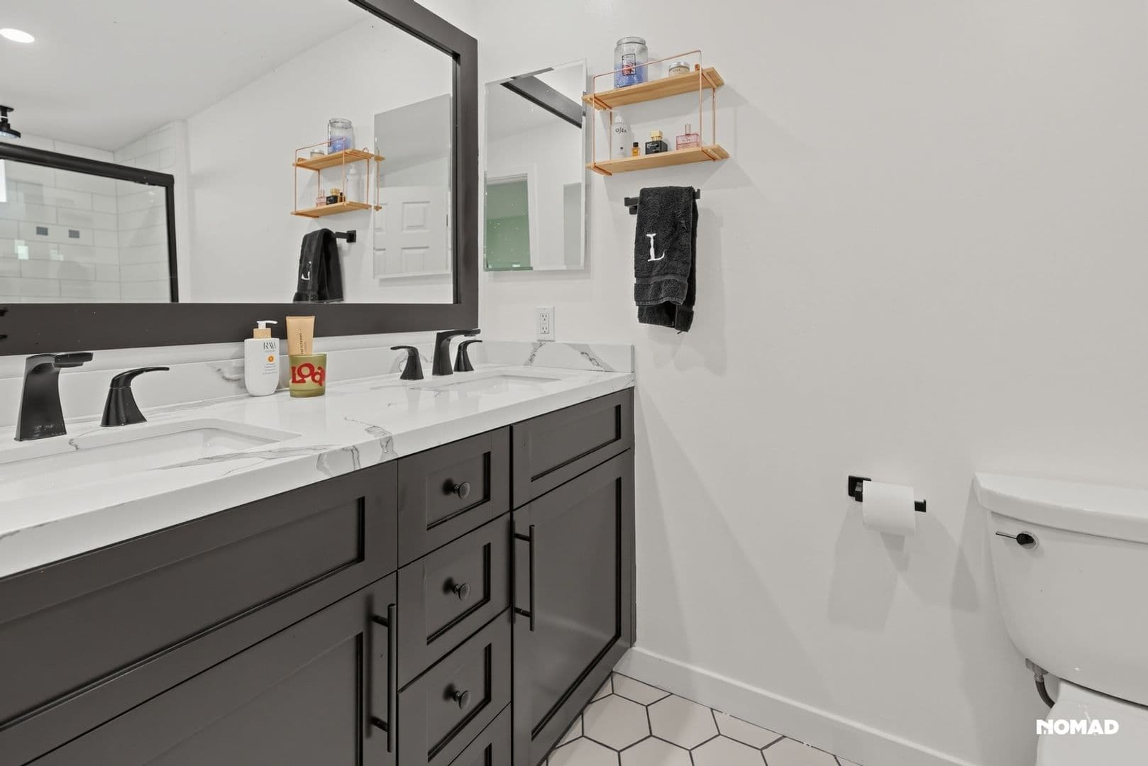 Los Angeles House: 4875 Wicopee Ave