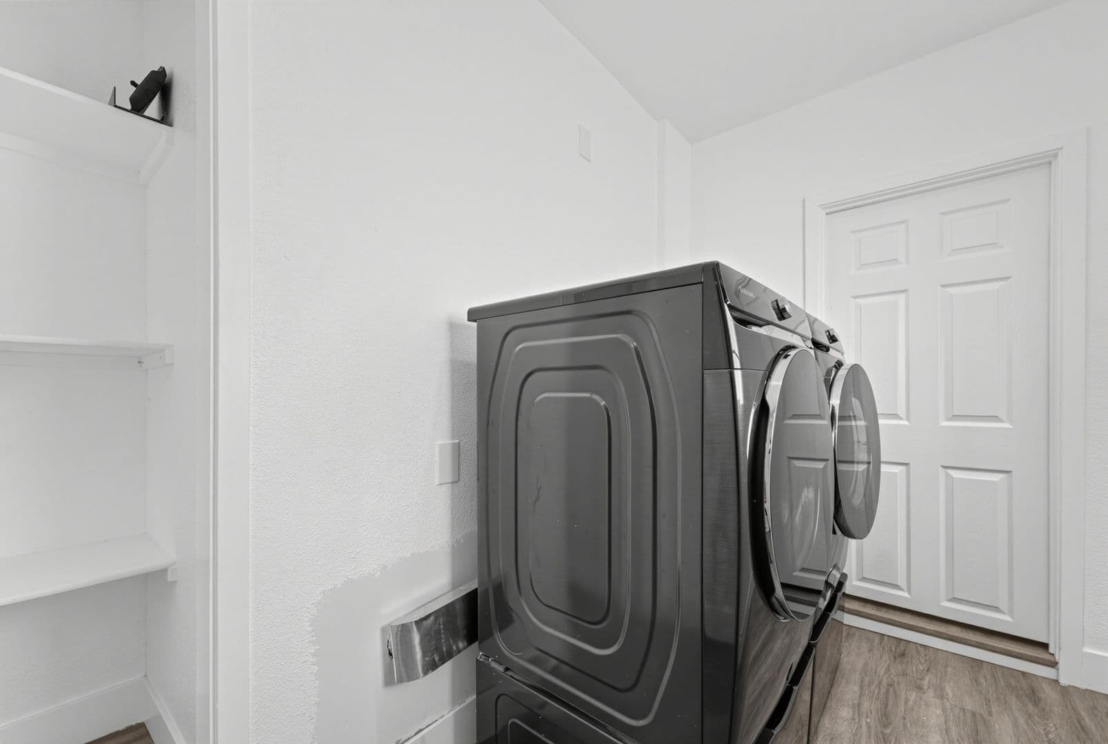 Los Angeles Townhome: 2703 Alsace Ave