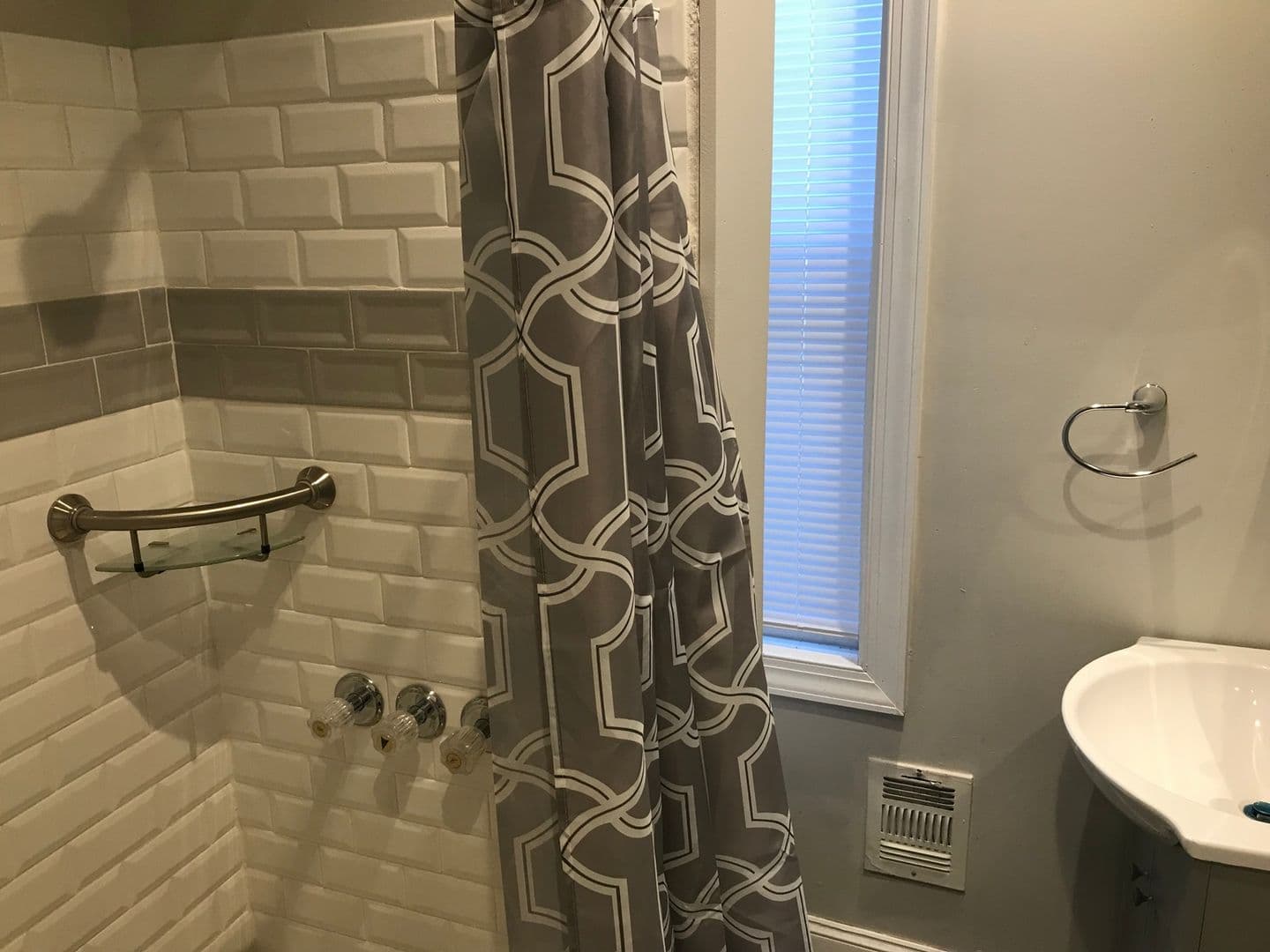 Philadelphia House: 2561 N 29th St