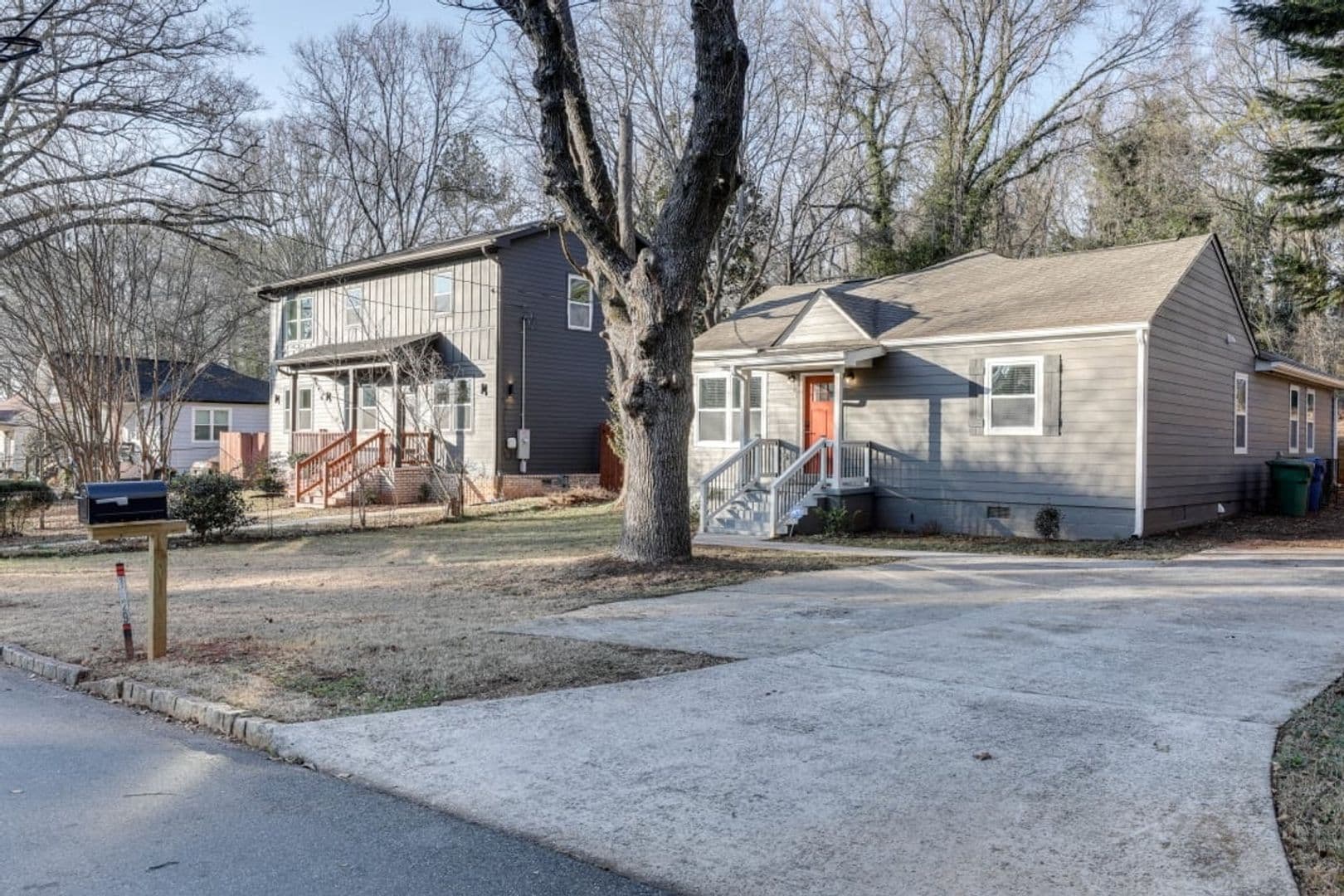 Atlanta House: 1429 Almont Dr Sw