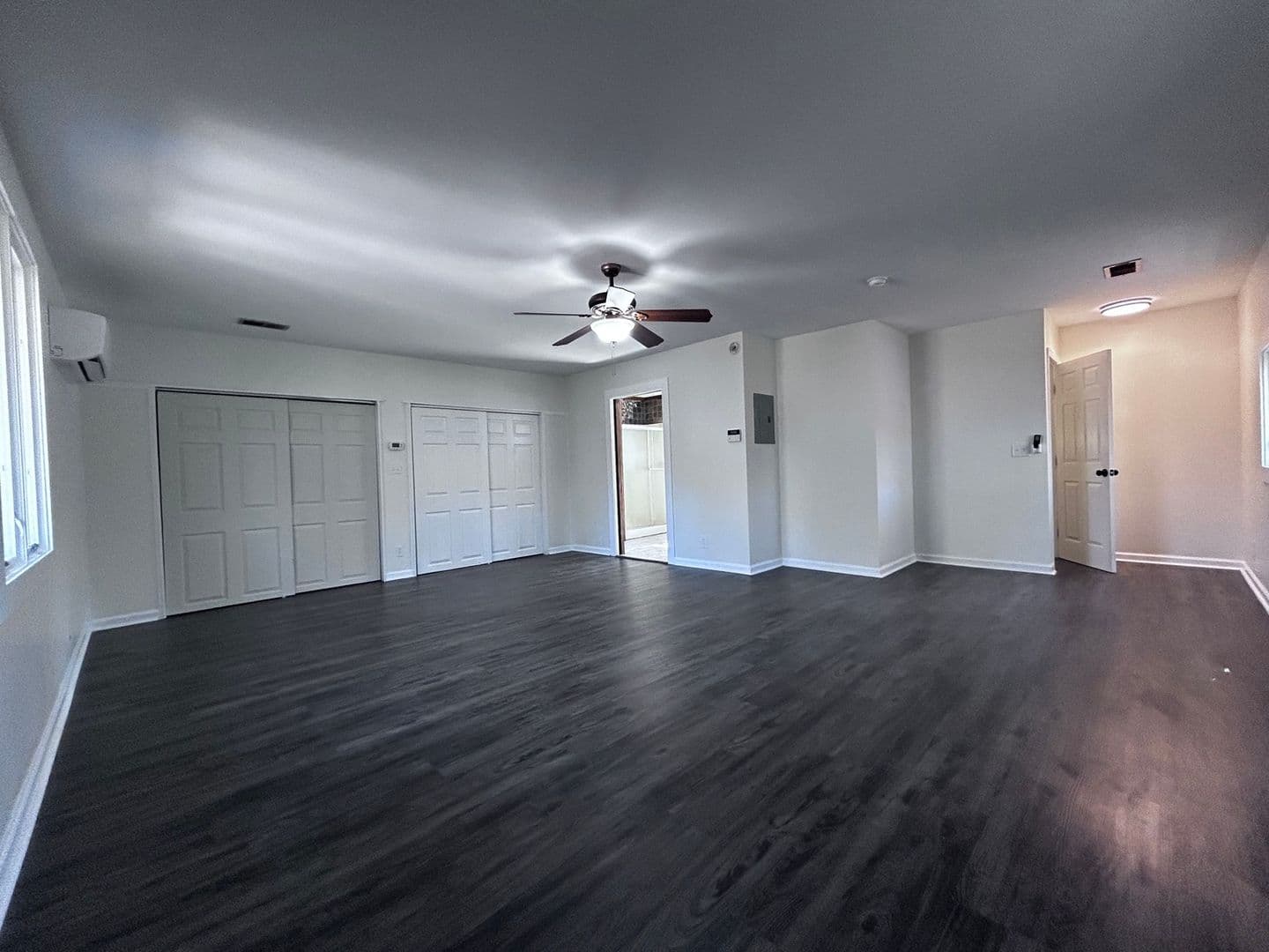 Columbia House: 3700 Cairnbrook Ct