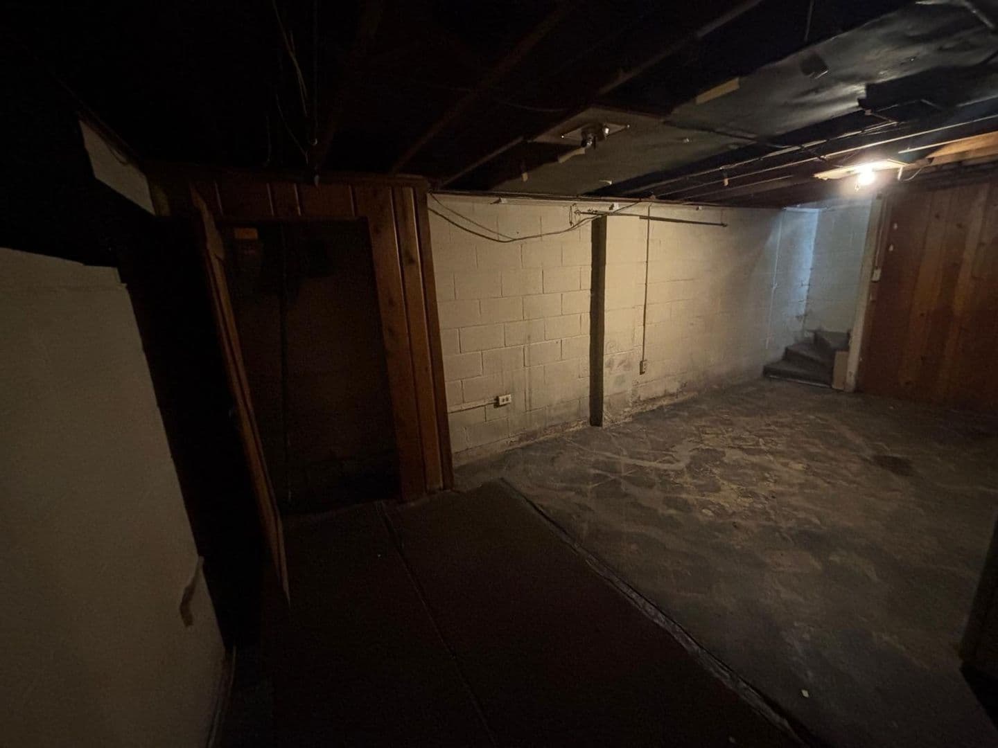 Lansing House: 1216 W Mount Hope Ave