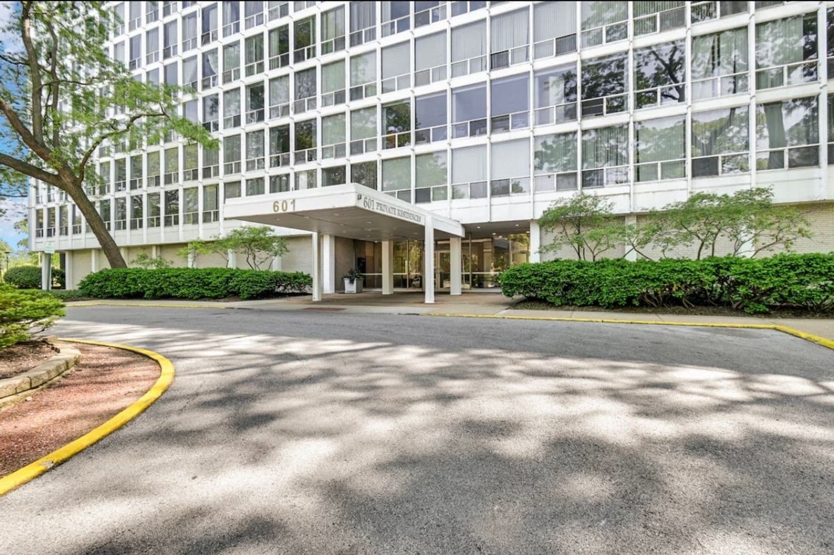 Chicago Condo: 601 E 32nd St