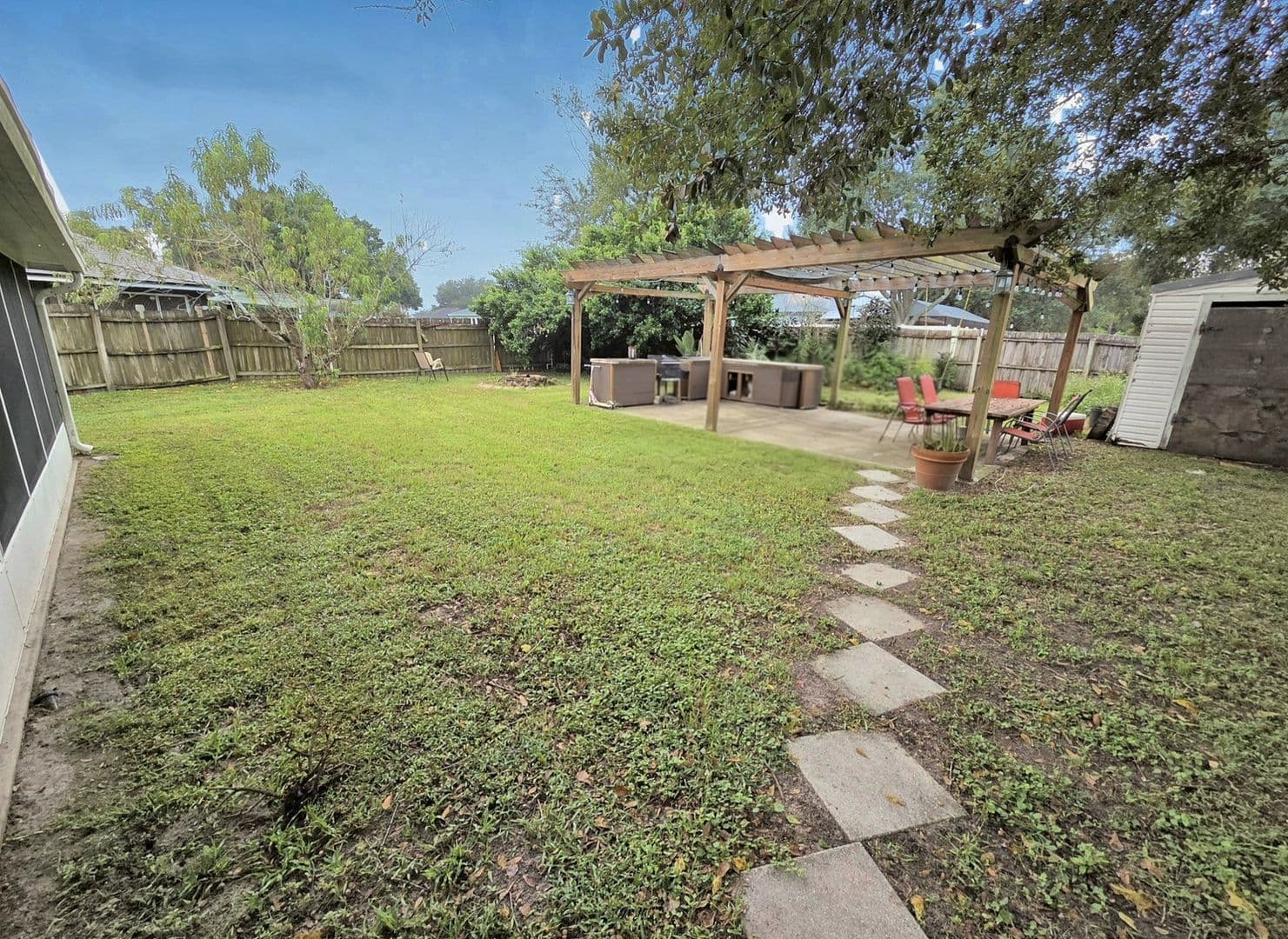 Lakeland House: 7628 Lewis Rd