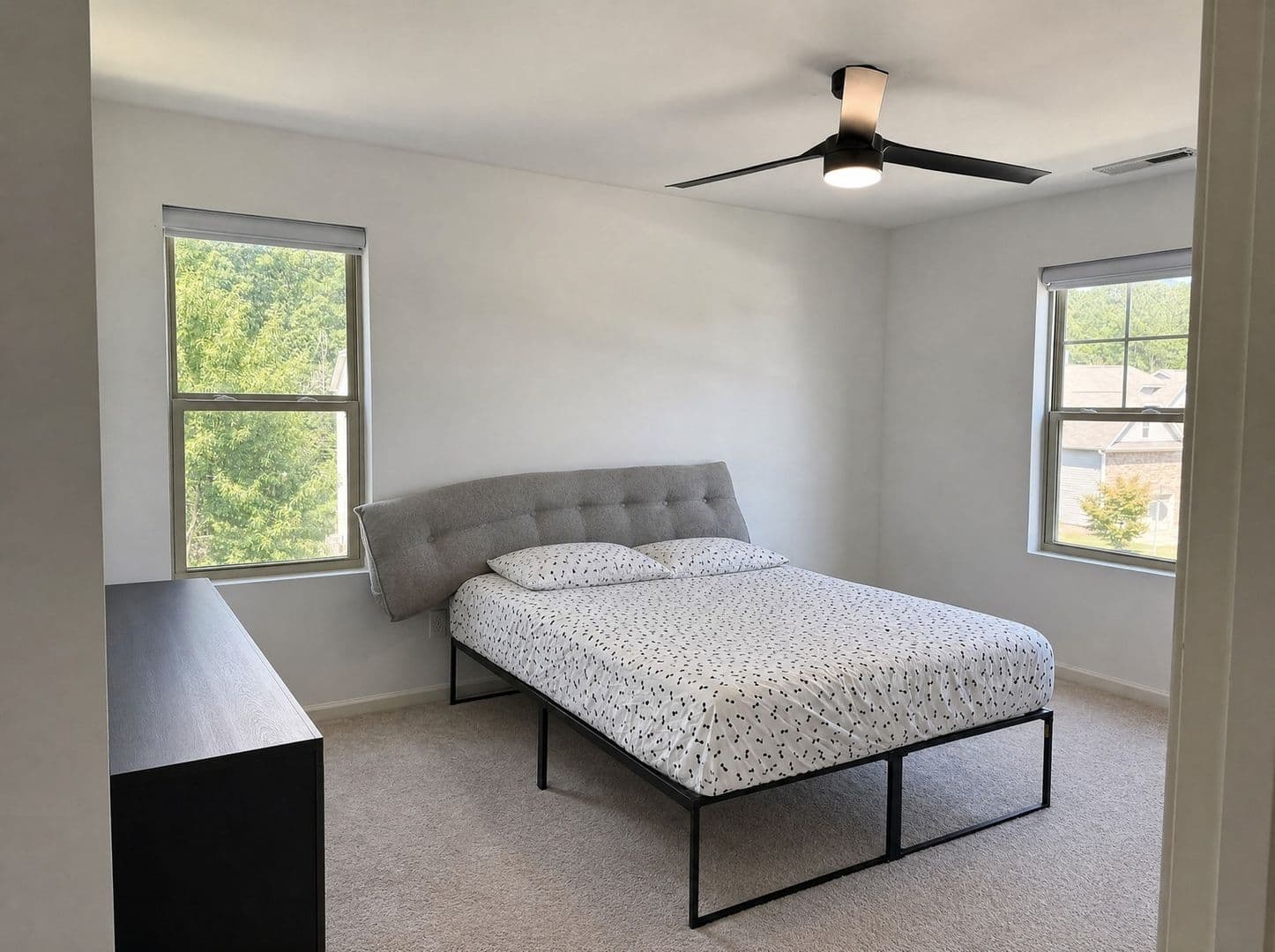 Knightdale House: 1402 Lena Ln