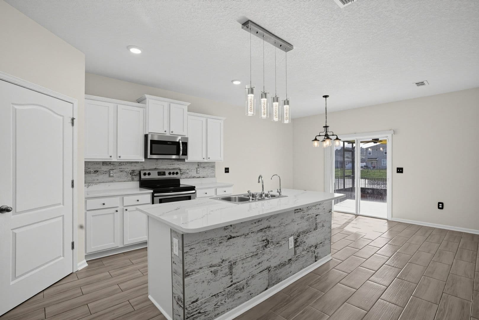 Jacksonville House: 3512 Guppy Ct