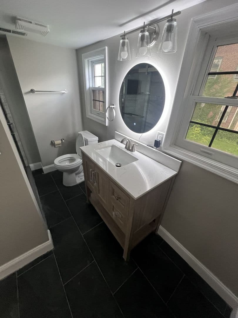 Philadelphia Townhome: 105 Carson St