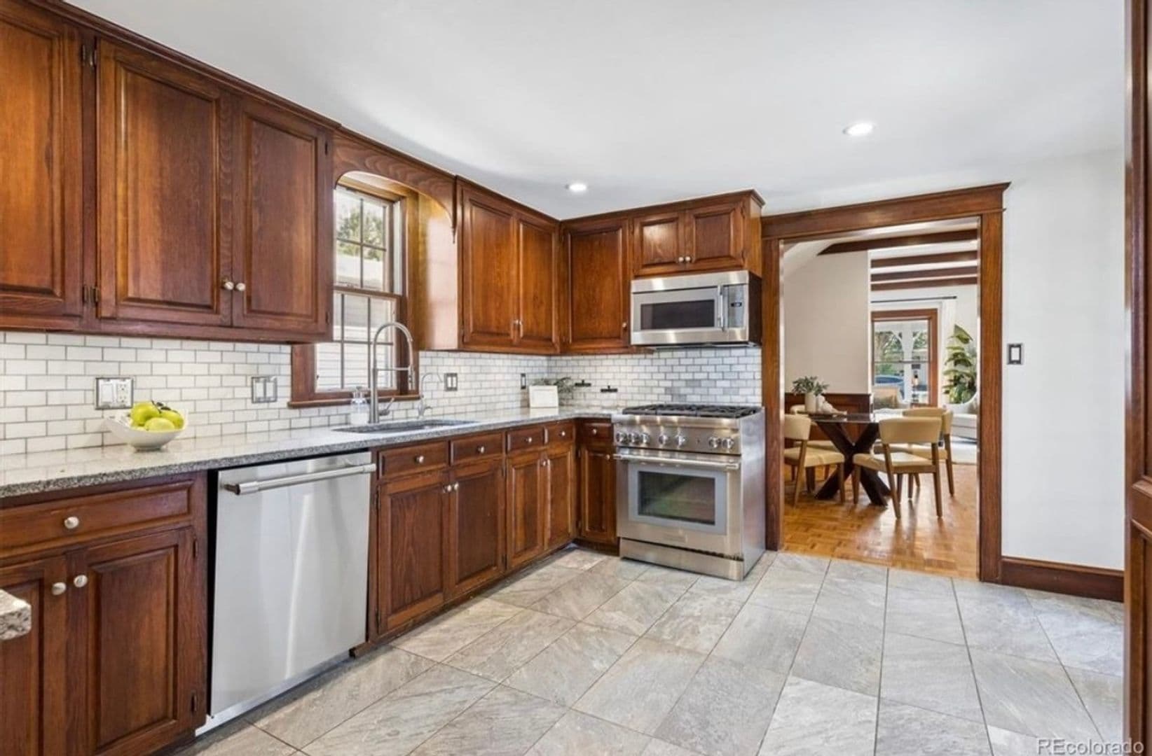 Englewood House: 4009 S Logan St