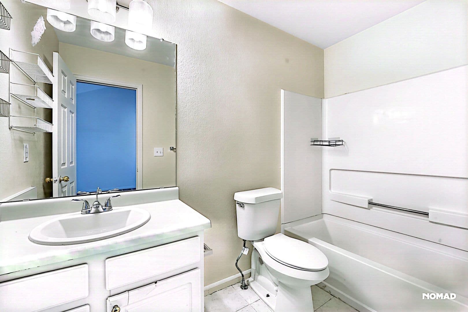 Aurora House: 1533 S Buckley Way