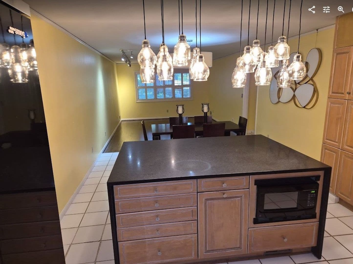 Atlanta House: 3262 Alton Rd
