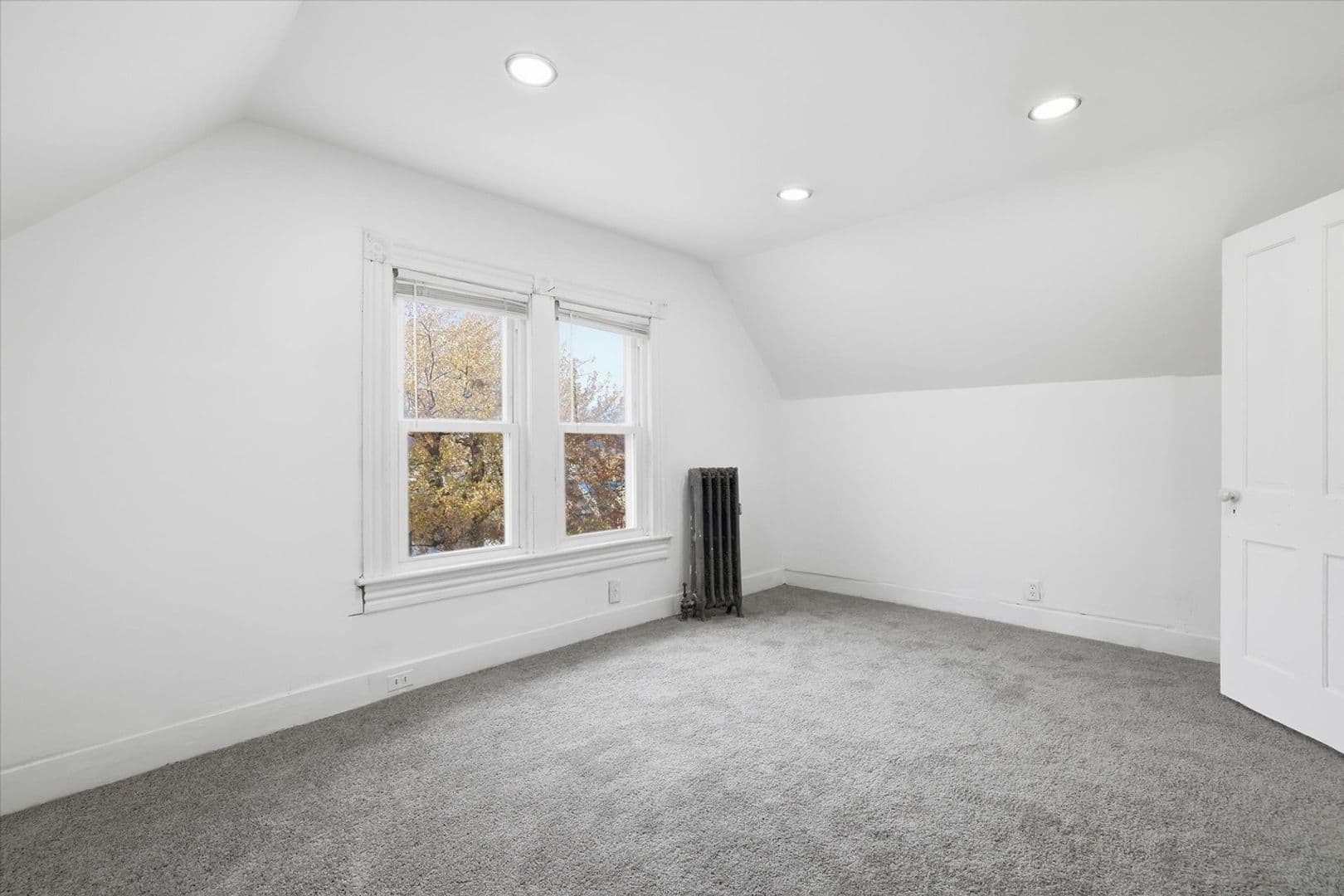 Scranton House: 940 Monroe Ave
