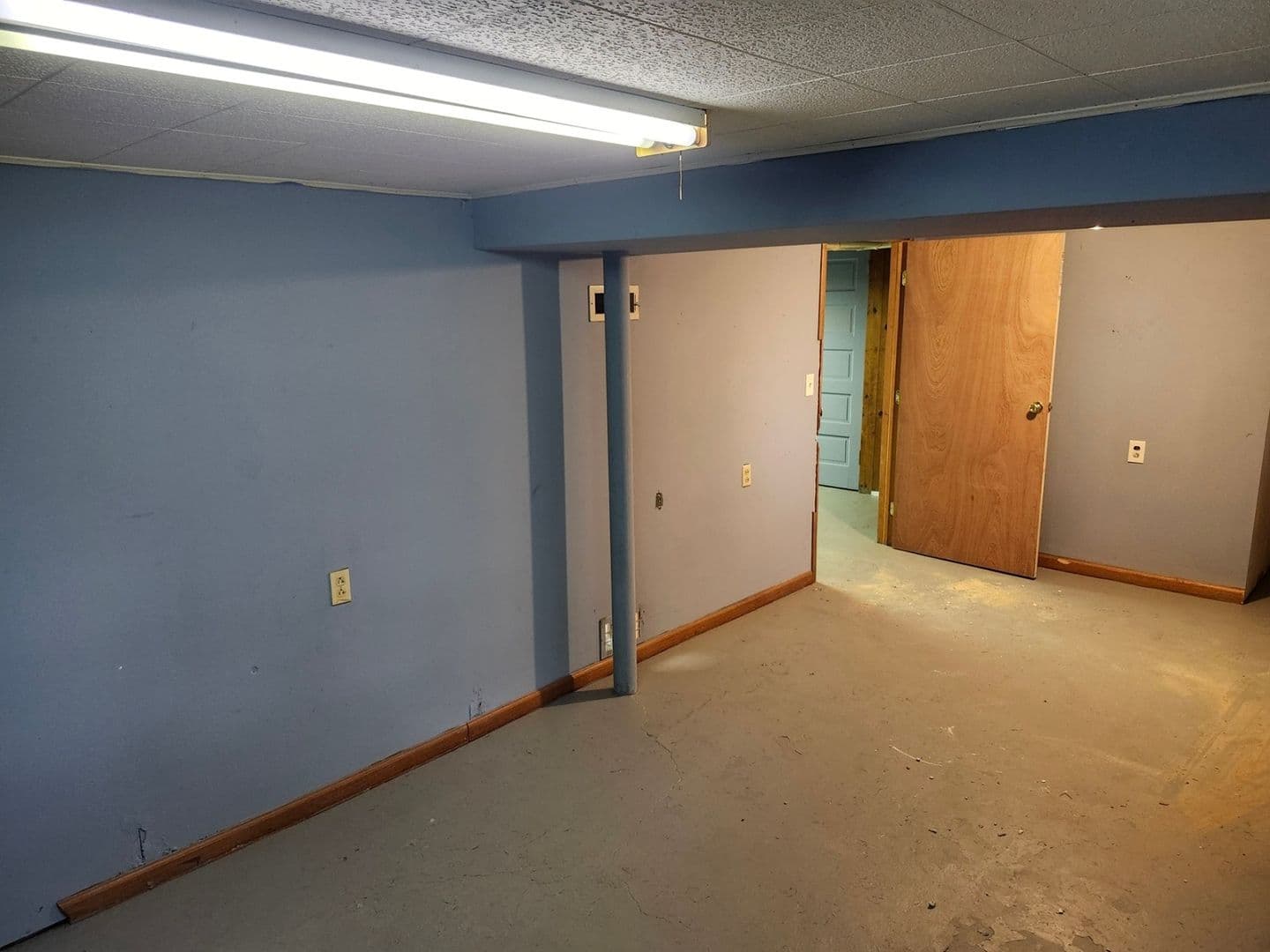 Westlake House: 2960 Bradley Rd