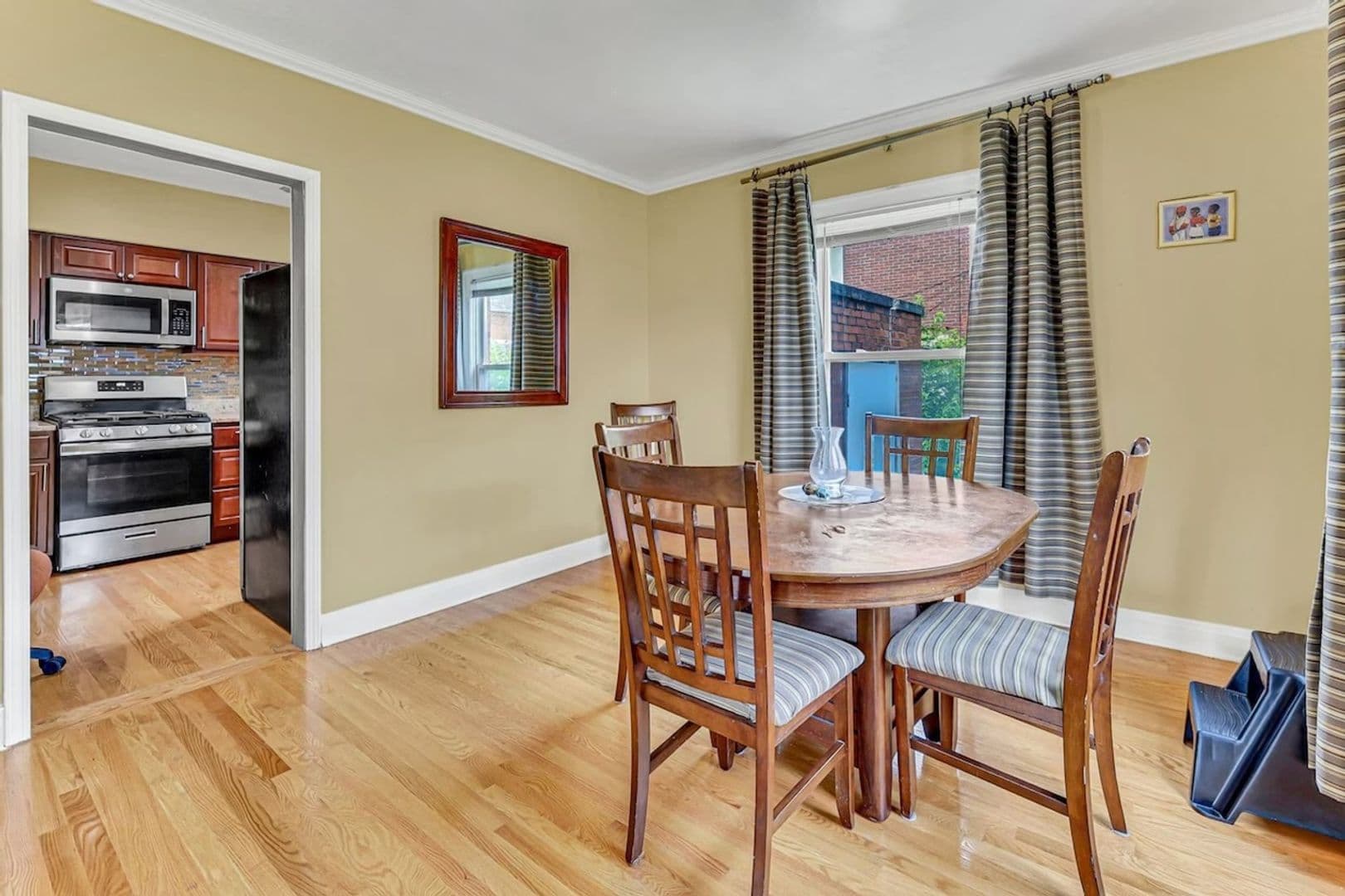Chicago House: 7450 S Euclid Pkwy