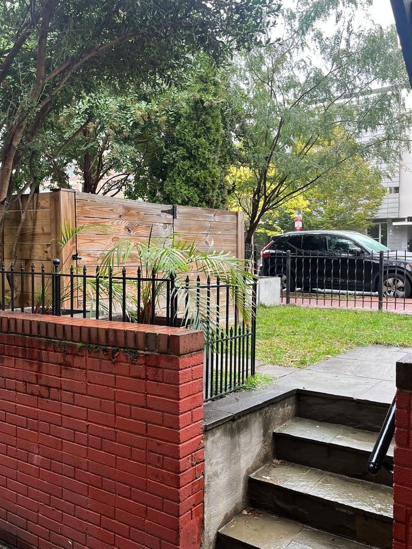 Washington Condo: 2132 11th St NW