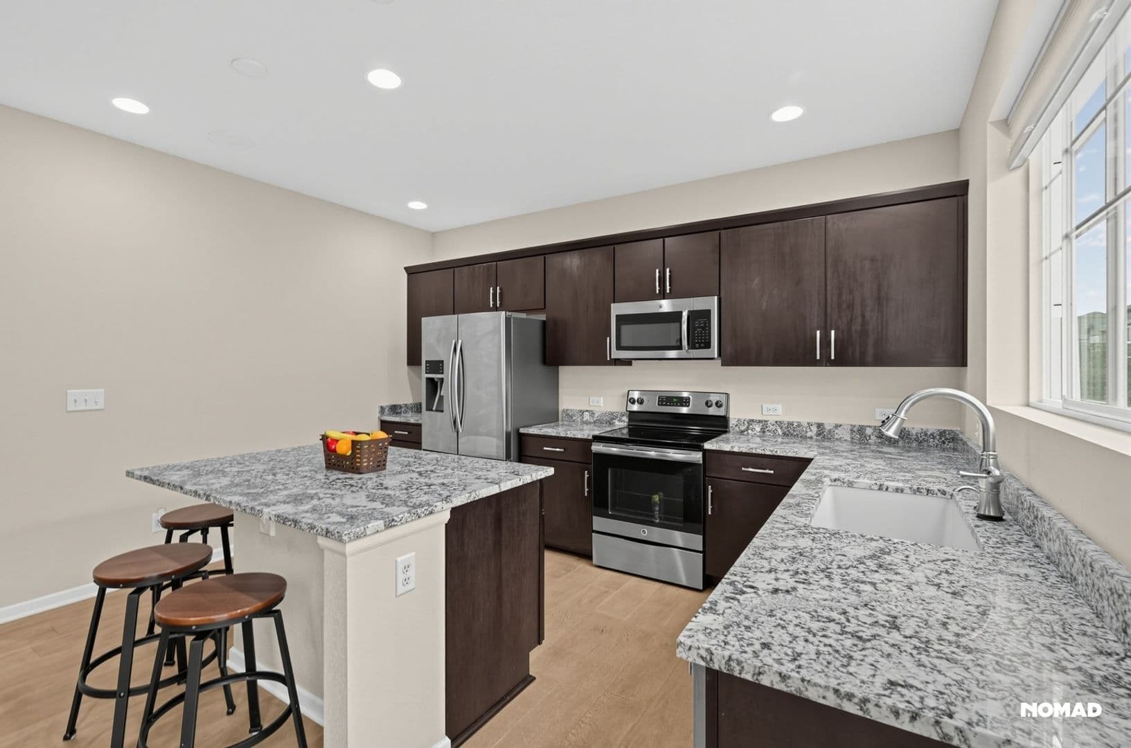 Aurora House: 7281 S Old Hammer Way