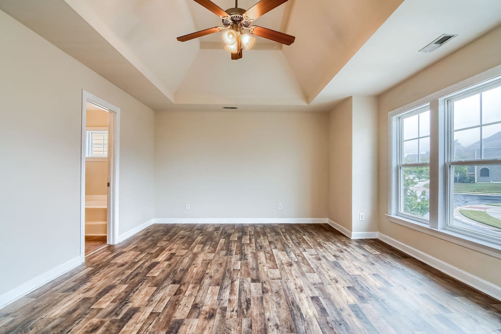 Morrisville House: 202 Roundhouse Lane