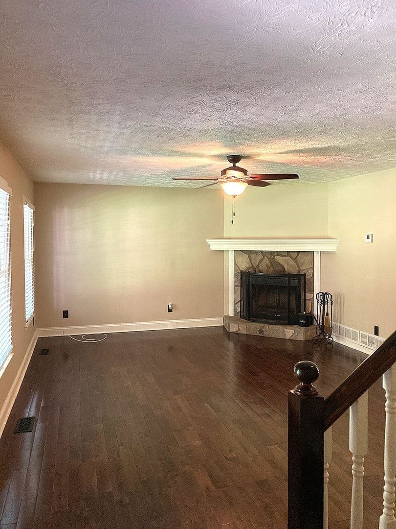 Villa Rica House: 1370 Fernwood Ct