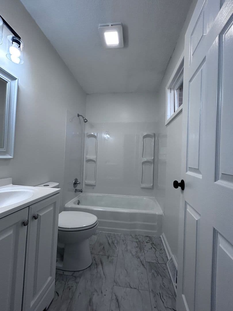 Columbia House: 3700 Cairnbrook Ct